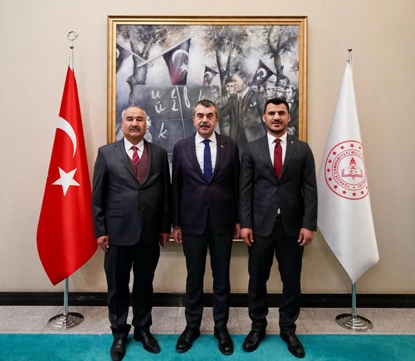 AK Parti idil ilçe Başkanı Av. Ali Genç Milli Eğitim Bakanı Yusuf Tekin’i Ziyaret Etti.