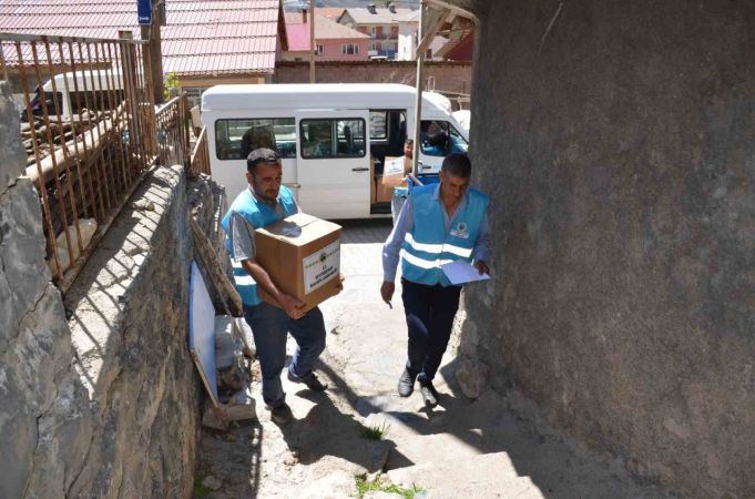 Beytüşşebap Belediyesi 500 aileye bayram öncesi gıda kolisi dağıttı