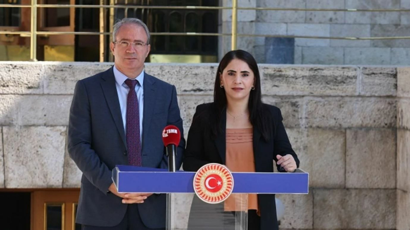 DEM Parti vekillerinden İdil’de ki öğretmen eksikliğine tepki
