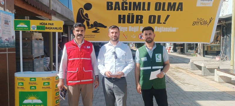 HÜDA-PAR İdil’de madde bağımlılığına karşı bilgilendirme standı açtı