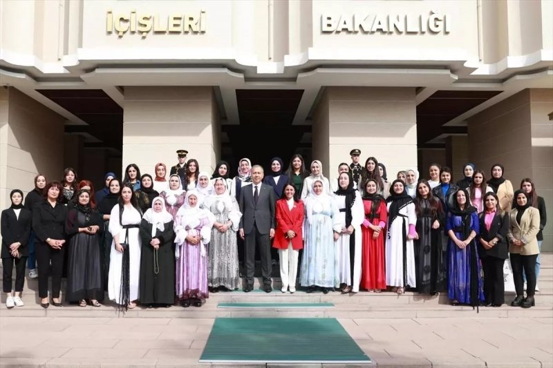 İçişleri Bakanı Yerlikaya, Şırnak'tan gelen şehit ve gazi ailelerini ağırladı