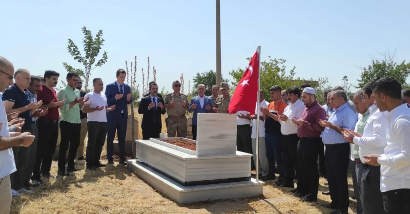 İdil Kaymakamı Refik Özsoy’dan, 15 Temmuz dolayısıyla Şehit Mezarlığı Ziyareti