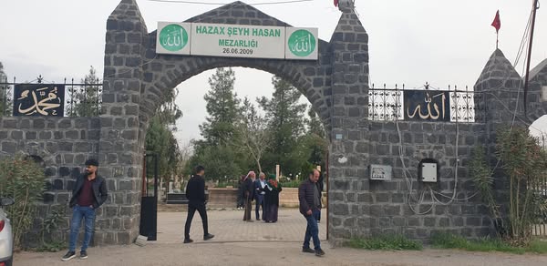 İdil’de Bayramda Mezarlar Ziyaret Edildi
