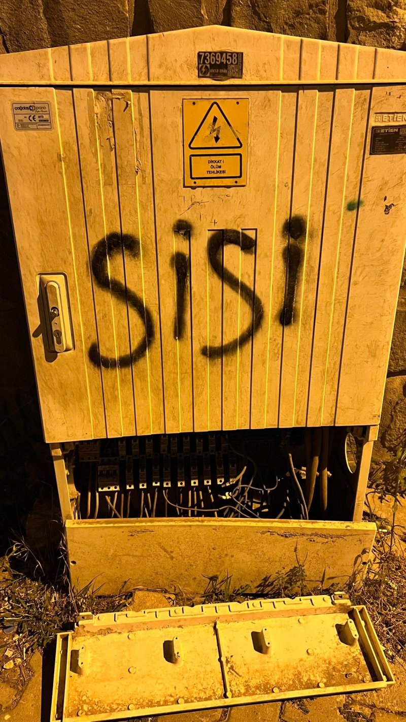 İdil’de Elektrik trafosu tehlike saçıyor