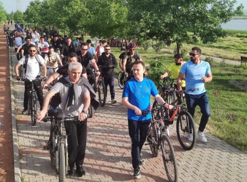İdil'de Gençlik Haftasını Pedal Çevirerek kutladılar.