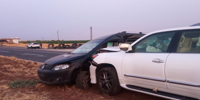 İdil’de hafif ticari araç ile cipin çarpışması sonucu 6 kişi yaralandı