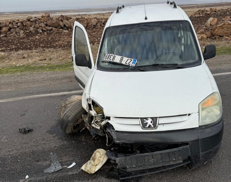 İdil'de Trafik Kazası: 3 Yaralı