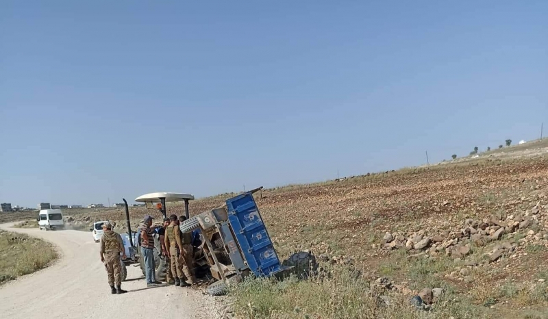 İdil’de traktör devrildi: 2 yaralı