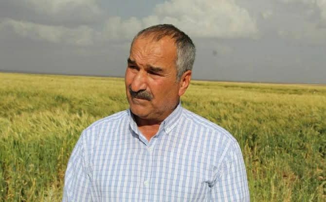 İdilli çiftçiler ZİHA ile ilaçlama yapıyor