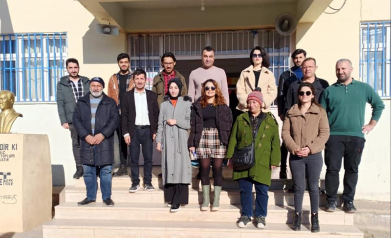 Mevlana Ortaokulunda karne sevinci