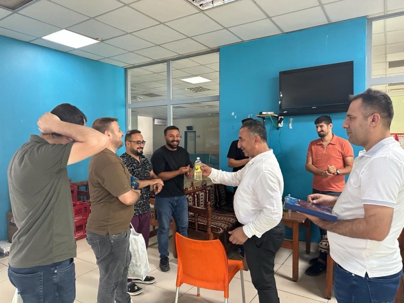 Sağlık-Sen Şırnak Şube Başkanı Sabğatullah Anmal idil Devlet Hastanesi'nde Sağlıkçıların Bayramını Tebrik etti.