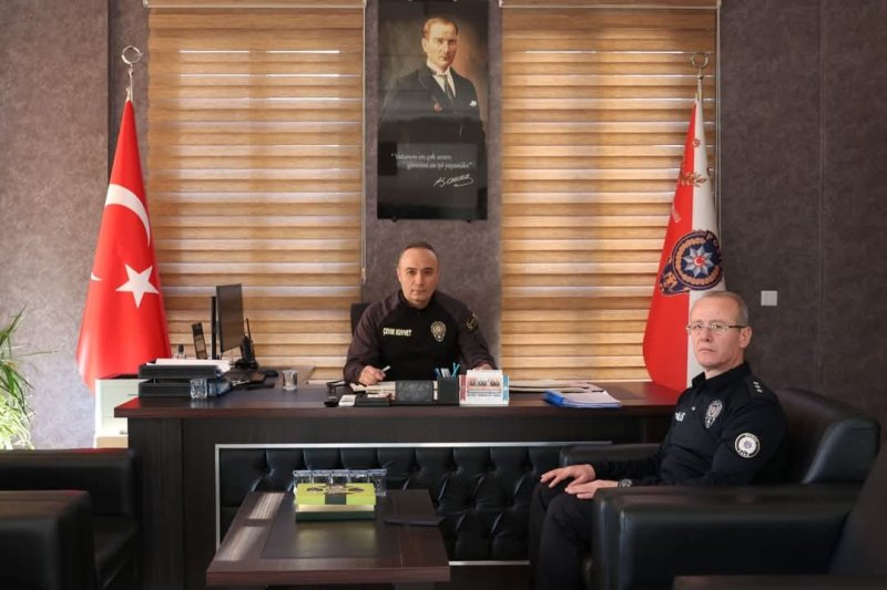 Şırnak İl Emniyet Müdürü, İdil İlçe Emniyet Müdürlüğünü ziyaret etti