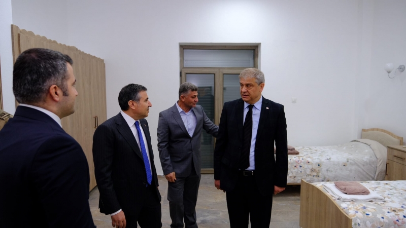 Şırnak Valisi Cevdet Atay idil Haberli Köyünde Süryani Vatandaşlarımızla bir araya geldi. 