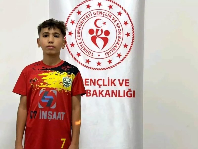 Şırnaklı Hamza Yalçın Galatasaray'dan Davet Aldı