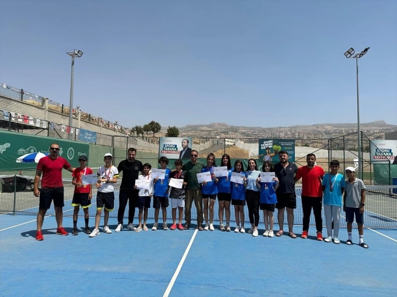  Şırnak'ta ANALİG Tenis Çeyrek Final Müsabakaları Sonuçlandı