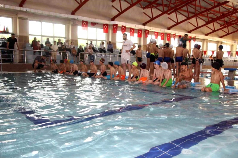 Şırnak'ta 'Yüzme Bilmeyen Kalmasın Projesi' ile 30 bin kişiye yüzme öğretilmesi hedefleniyor