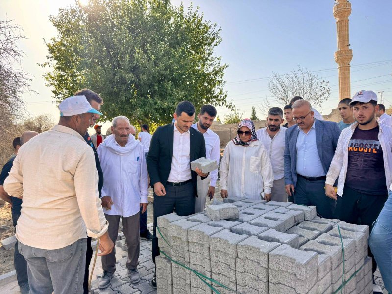 AK Parti idil İlçe Başkanı Ali Genç Yar başı Köyünde Hemşirelerimizle Bir Araya Geldi. 