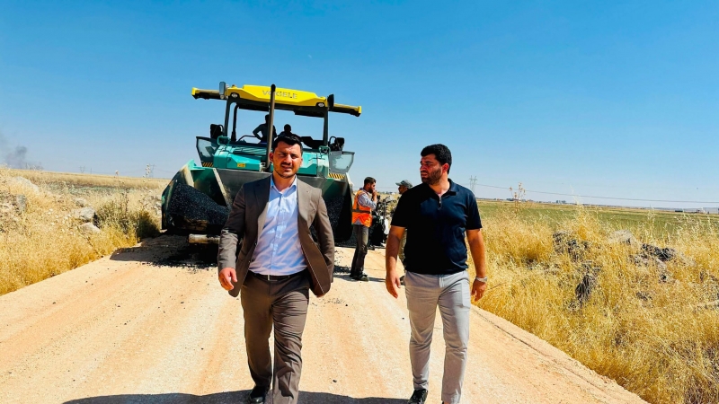AK Parti İdil Teşkilatından Kırsalda Yol Hamlesi: Bereketli Köyü Asfalt Çalışmaları Yerinde İnceledi