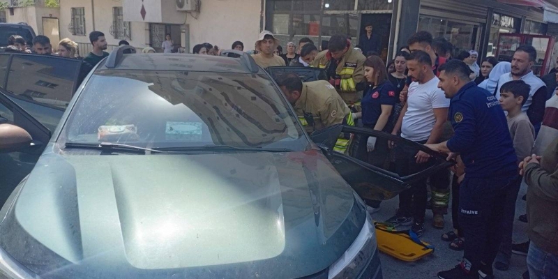  Cizre’deki kazada araçta sıkışan Kadın sürücüyü İtfaiye kurtardı