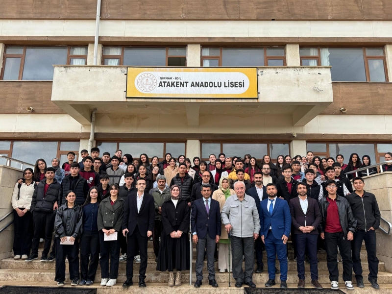 İdil Atakent Anadolu Lisesinde Gönüllere Dokunan Söyleşi: Konuk Vehbi Vakkasoğlu