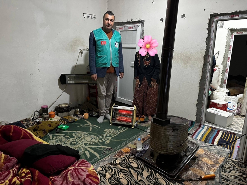 İdil CANSUYU Yardımlaşma Derneği Başkanı İsmail Genç’e Teşekkür Plaketi