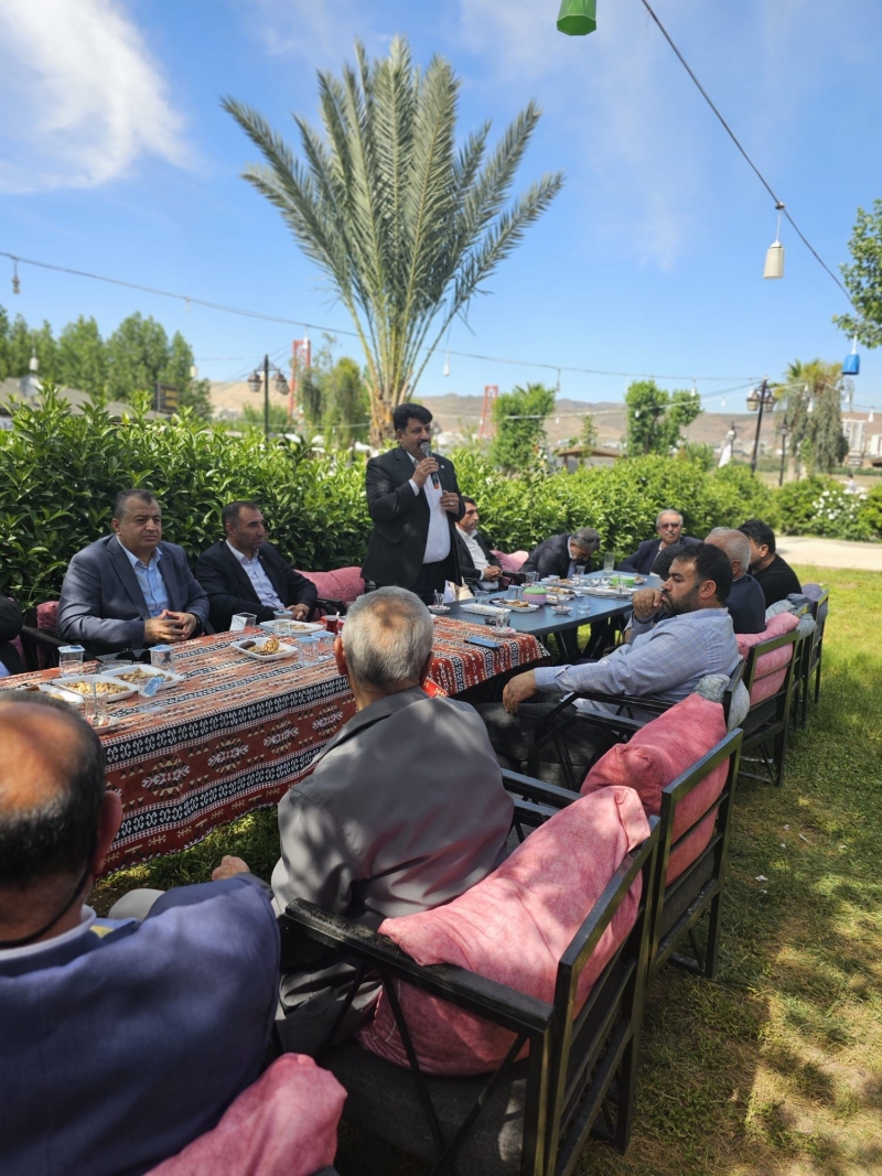 İdil Omerka Aşireti'nde Bayrak Değişimi: Yeni Başkan Abdul gafur Denli