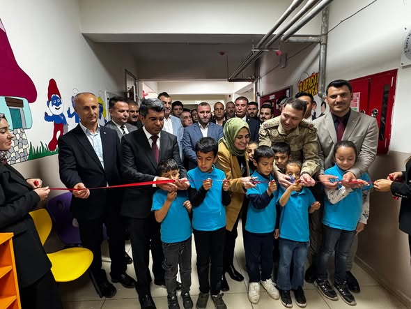 İdil Tepecik İlkokulunda Kütüphane Açılışı Yapıldı. 