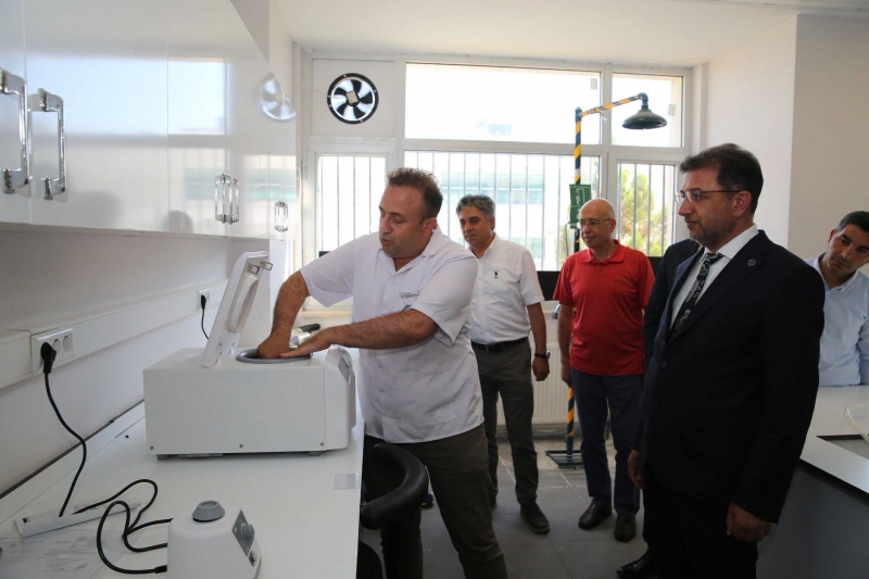 Şırnak'ta Bilimde Yeni Dönem! Bölgenin En Donanımlı Genetik Laboratuvarı Açıldı