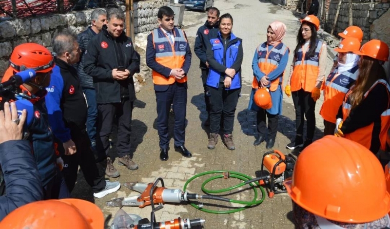 Şırnak’ta Dikkat Çeken Eğitim: Tamamı Kadınlardan Oluşan AFAD Ekibi Göreve Hazır