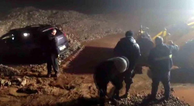 Şırnak’ta fırtına ağılı yıktı: 6 koyun telef oldu