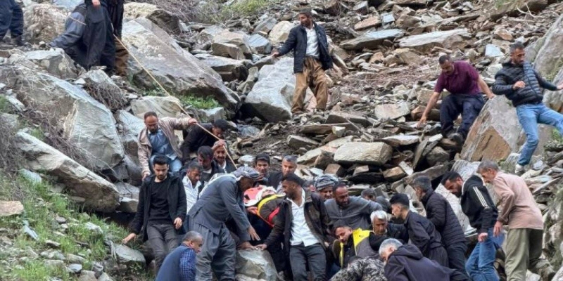 Şırnak’ta kayalıklardan düşen kişi yaralandı