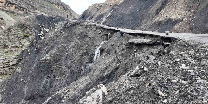 Şırnak’ta Yağışla Beraber Heyelan Oluştu