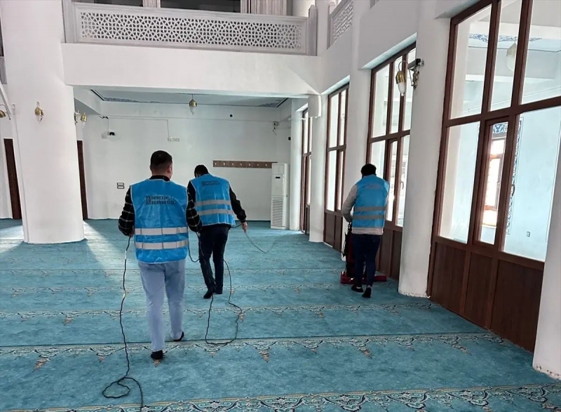  Şırnak'ta yükümlüler camileri temizleyerek ramazana hazırladı