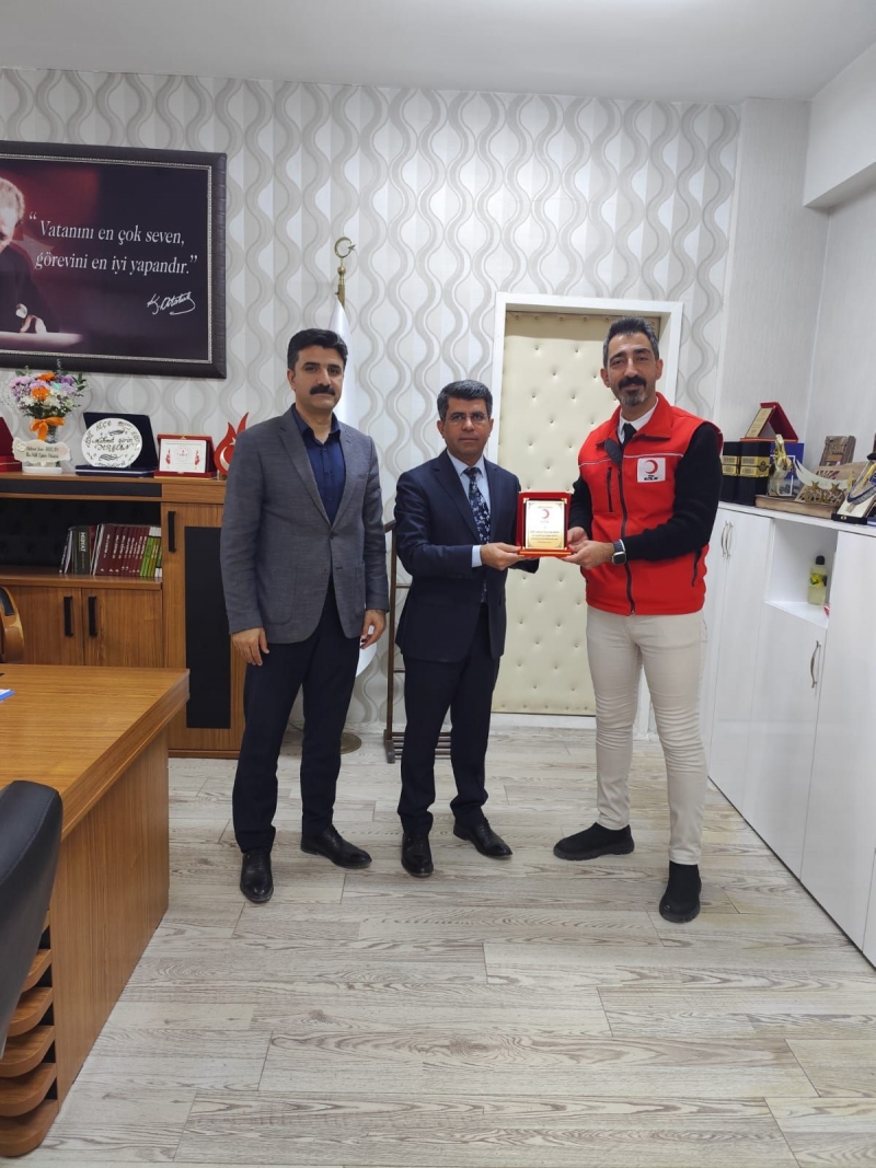 TÜRK KIZILAY 'I OKULUMDA “KAN”PANYA VAR” PROJESİYLE OKULLARDA EĞİTİM VERDİ