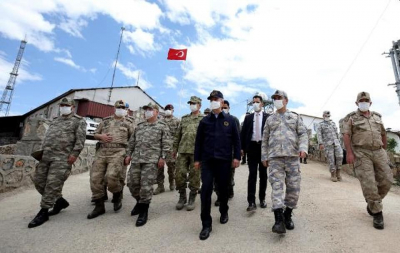Bakan Akar ve TSK komuta kademesi Namaz Dağı'nda