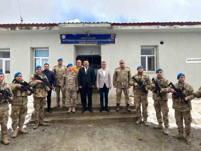 Beytüşşebap Kaymakamı Kemal Ülkü, Askerlerle Bayramlaştı