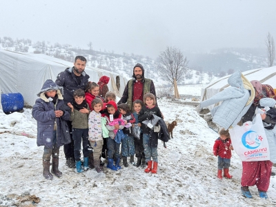 Cansuyu’dan Şırnak’ta Göçerlere yardım eli 