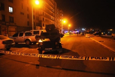  Cizre'de bir güvenlik korucusu el yapımı patlayıcı ile düzenlenen saldırıda yaralandı