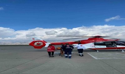 Cizre'de solunum yetmezliği olan çocuk ambulans helikopterle Diyarbakır'a sevk edildi