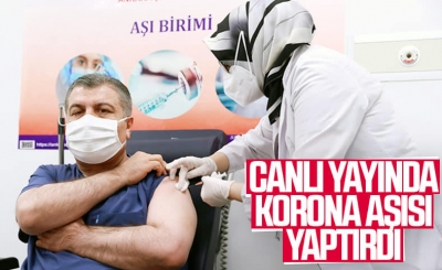 Fahrettin Koca, canlı yayında aşı oldu