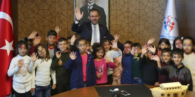 Gençlik ve Spor Bakanı Kasapoğlu, Şırnaklı öğrencilerin hayalini gerçekleştirdi