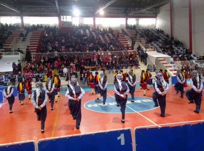 Halk oyunları yarışması 5 kategoride yapıldı 