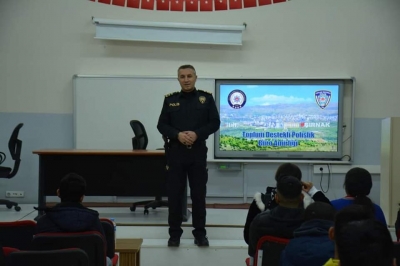 İdil Emniyet Müdürü, öğrencilere polislik mesleğini anlattı