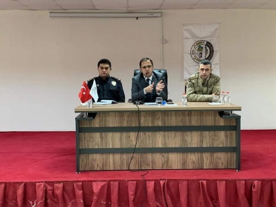 İdil Kaymakamı ve Belediye Başkan Vekili Zafer SAĞ idil'li Esnaflarla Bir Araya Geldi.