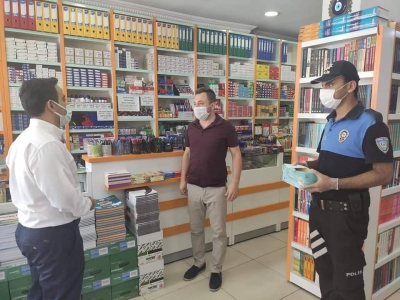 idil Kaymakamı ve Belediye Başkan Vekili Refik Özsoy, korona virüs denetimlerine devam ediyor