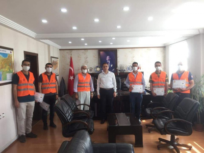 İdil Kaymakamı  Zafer Sağ'dan Vefa Sosyal Destek Grubu ekibine teşekkür belgesi