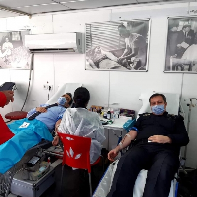 idil Polisi Kızılaya Kan bağışında bulundu.