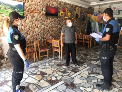 İdil Polisi Sosyal Mesafe Ve Maske kullanımı Konusunda Bilgilendirdi.