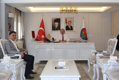 İdil Ziraat Odası Başkanı Ahmet Yağan Vali Ali Hamza Pehlivan’ı Ziyaret Etti