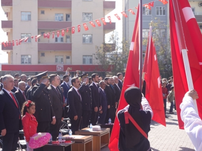 İdil’de 29 Ekim Cumhuriyet Bayramı törenlerle kutlandı